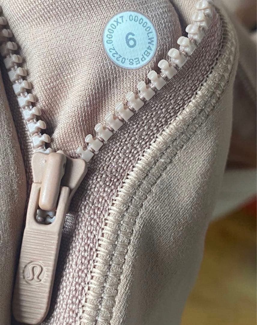 Lululemon フード付き DifineジャケットNulu パーカーサイズ6