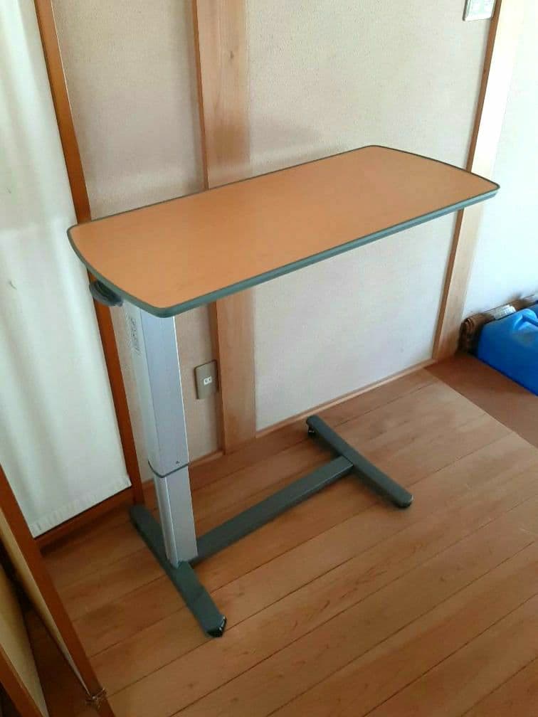 パラマウントベッド 木目調ベッドサイドテーブル 油圧式 介護 高さ調整　定価７万