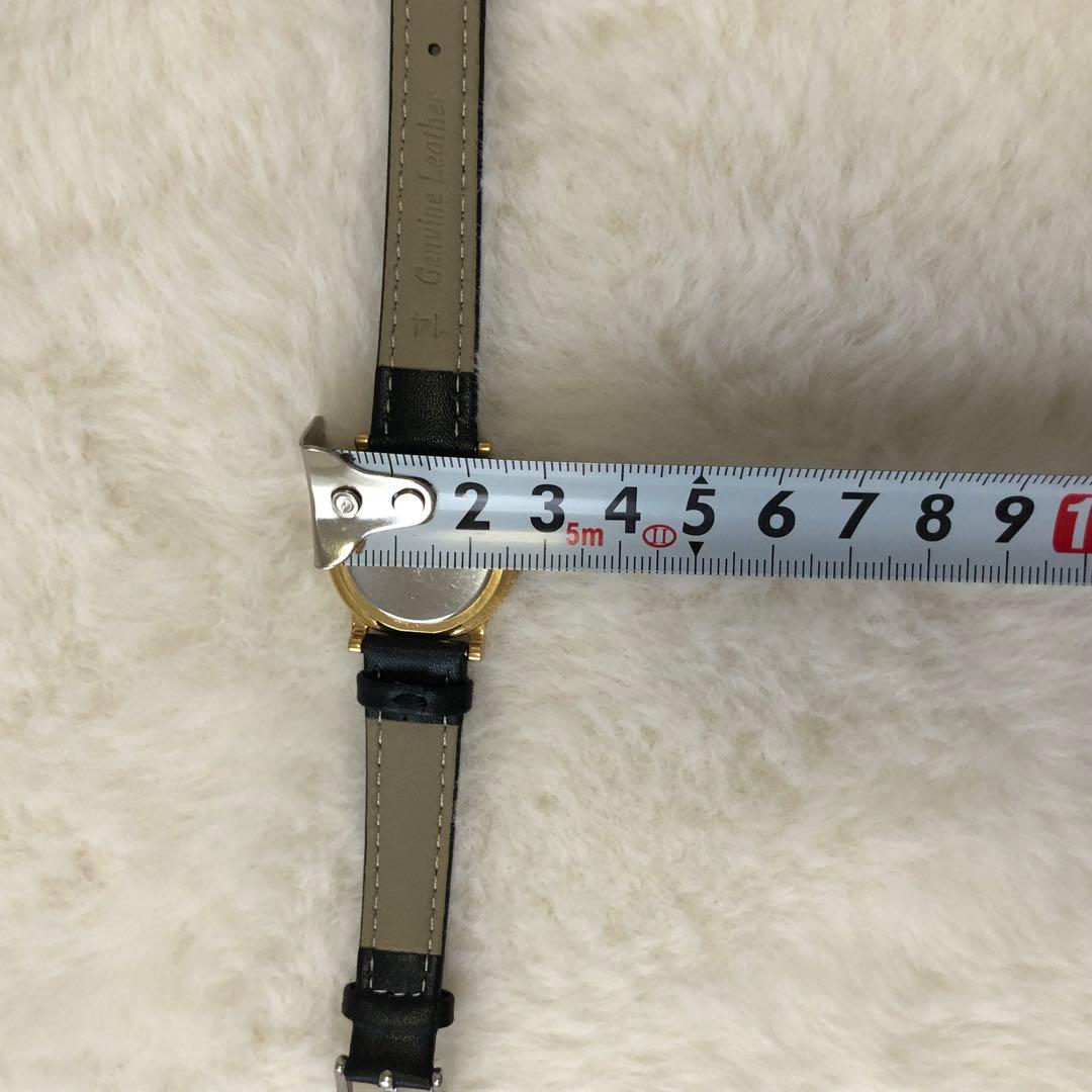 【美品】イヴ・サンローラン　ラウンド　腕時計　ベルト新品　ゴールド