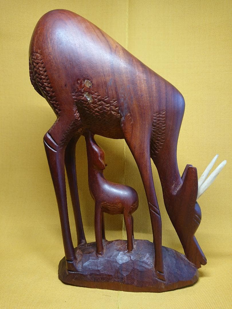 シカ　鹿　木彫　彫像　オブジェ　置物　インテリア　工芸品　美術品　A3013
