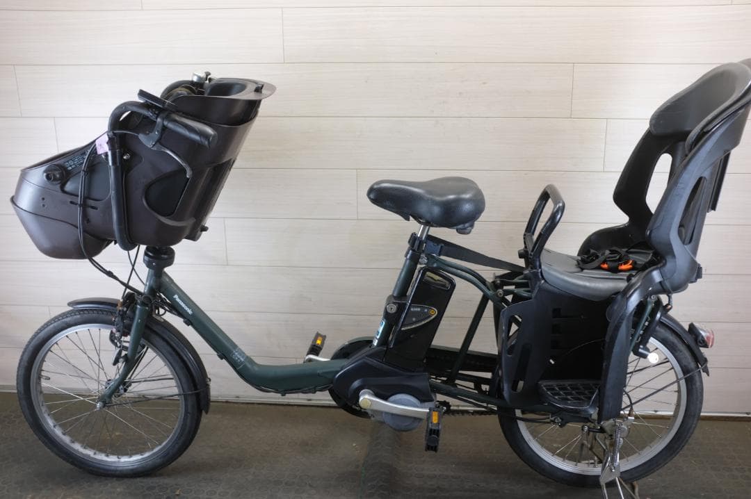 新基準　パナソニック ギュット 20インチ　3段　8.9Ah（5点灯）充電器あり