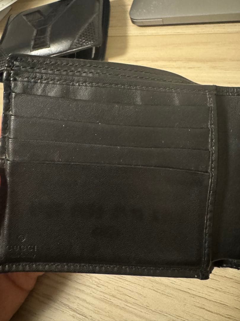 Gucci 蛇デザイン 二つ折り財布