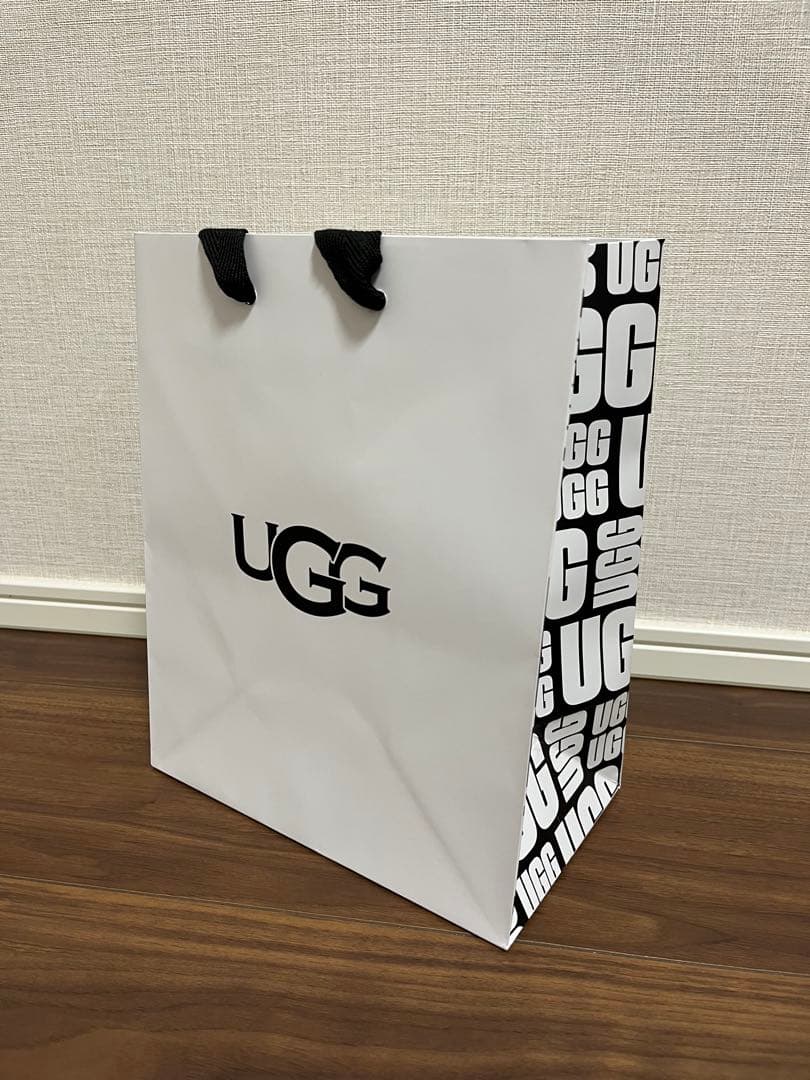 【新品】UGG ブラック 手袋 スマートフォン対応 ショッパー付
