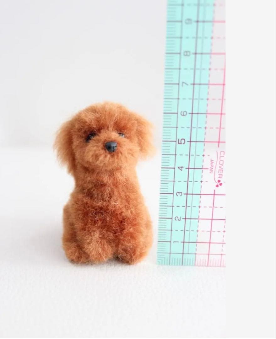 【心を癒す羊毛フェルト犬の小さなプードル】