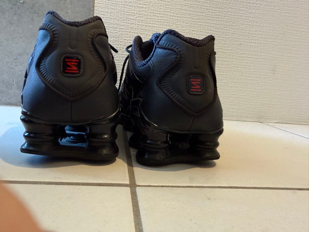 靴 Nike Shox TL Black and Max Orange