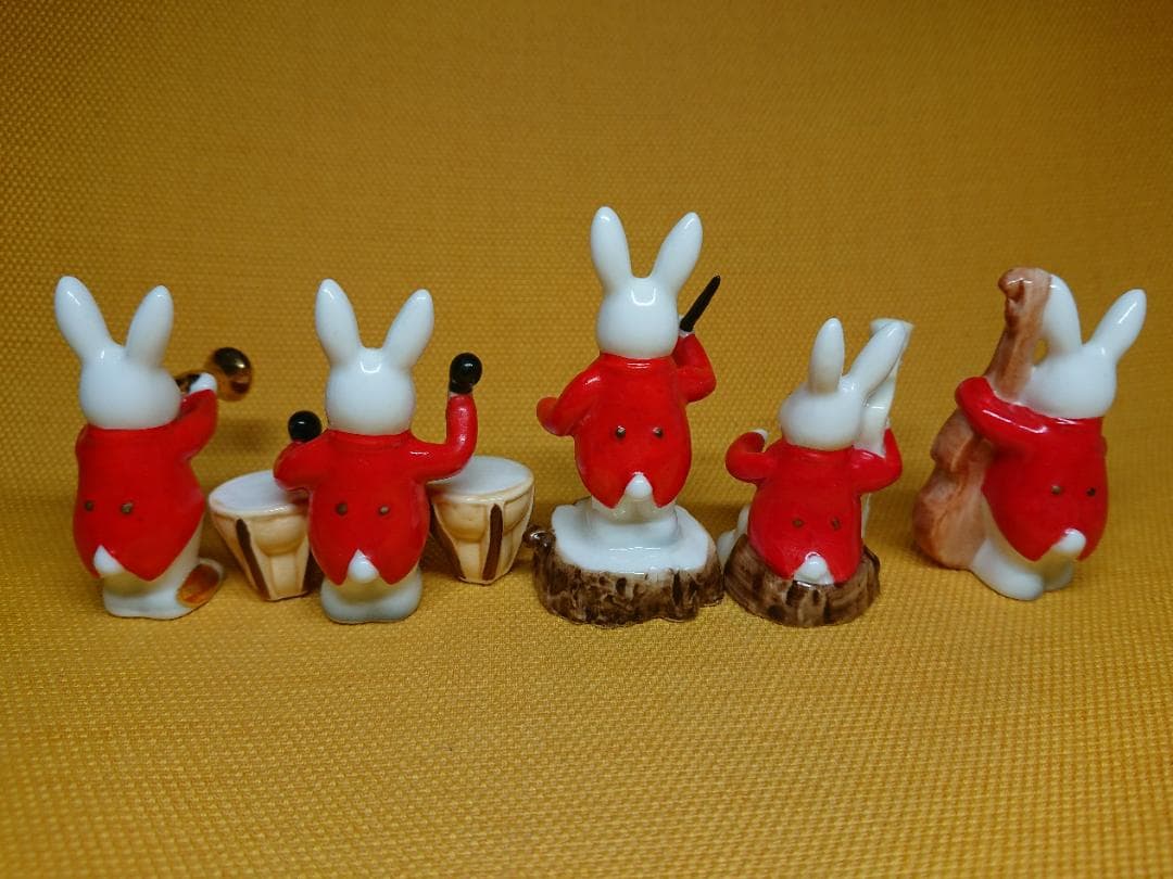 【美品】うさぎ　音楽隊　陶器　置物　インテリア　工芸品　美術品　A1738