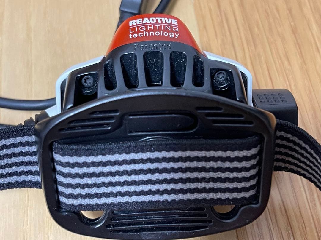 PETZL NAO+ ペツルヘッドライト バッテリー×2、エクステンションコード