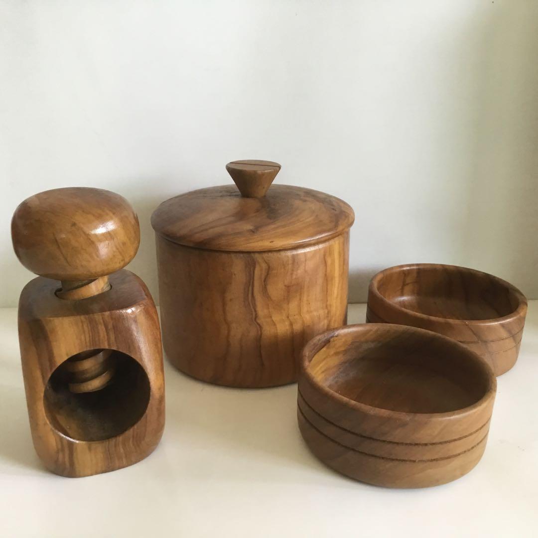 Oliv art 胡桃割り　蓋付き容器　小皿２個　計４点　ヴィンテージ