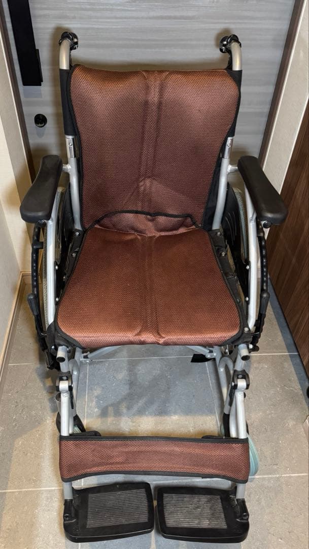 車椅子　ブラウン　折りたたみ可