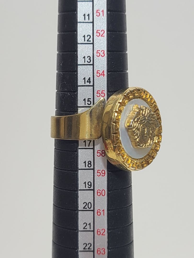 ヴェルサーチ　メデューサリング　シェル　ゴールド