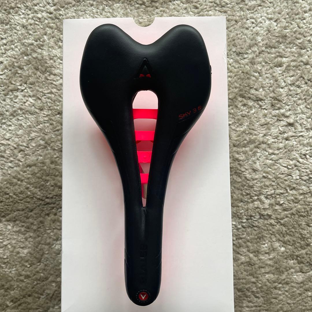 アスチュートAstvte Skyline VT 3.0 FLUO ピンクカラー