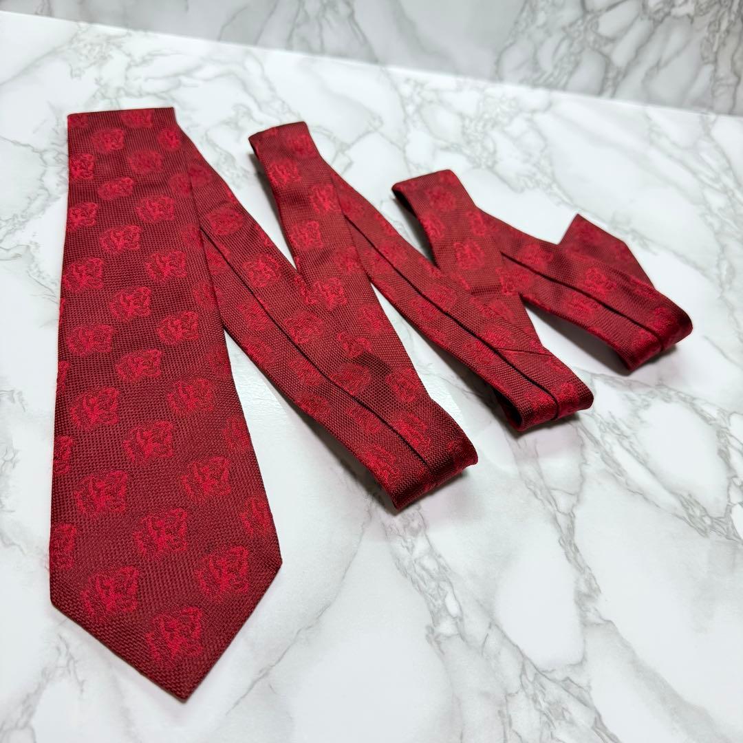 ✨極美品✨ 近年モデル GUCCI ネクタイ シルク100% 虎柄 蜂 レッド