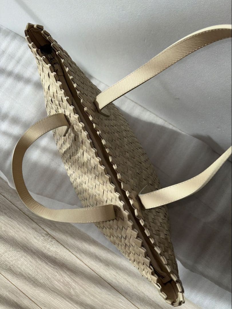 コキアドラゴン トゥモローランド編込み トートバッグ 肩