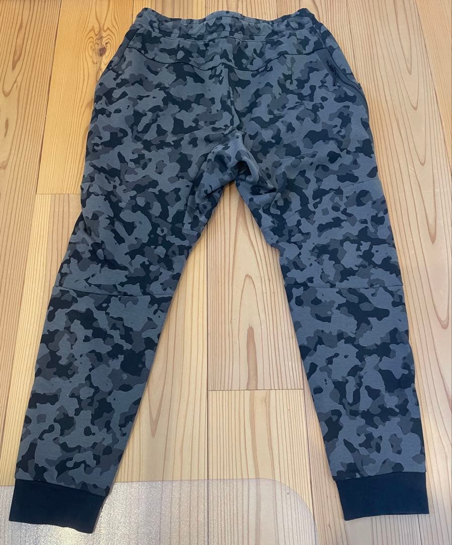 Nike テックフリース パーカー パンツ セットアップ　Ｌサイズ　ブラックカモ