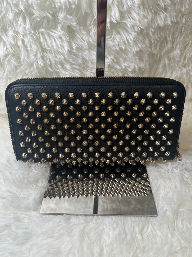 ✨美品 ✨ルブタン ラウンドジップ パネート 長財布 シボ革 ブラック レザー