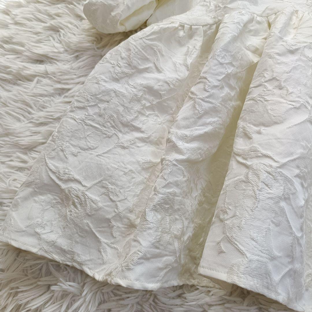 新品未使用　ohga フラワーブラウス　ジャガードブラウス　ホワイト