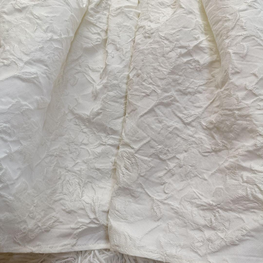 新品未使用　ohga フラワーブラウス　ジャガードブラウス　ホワイト