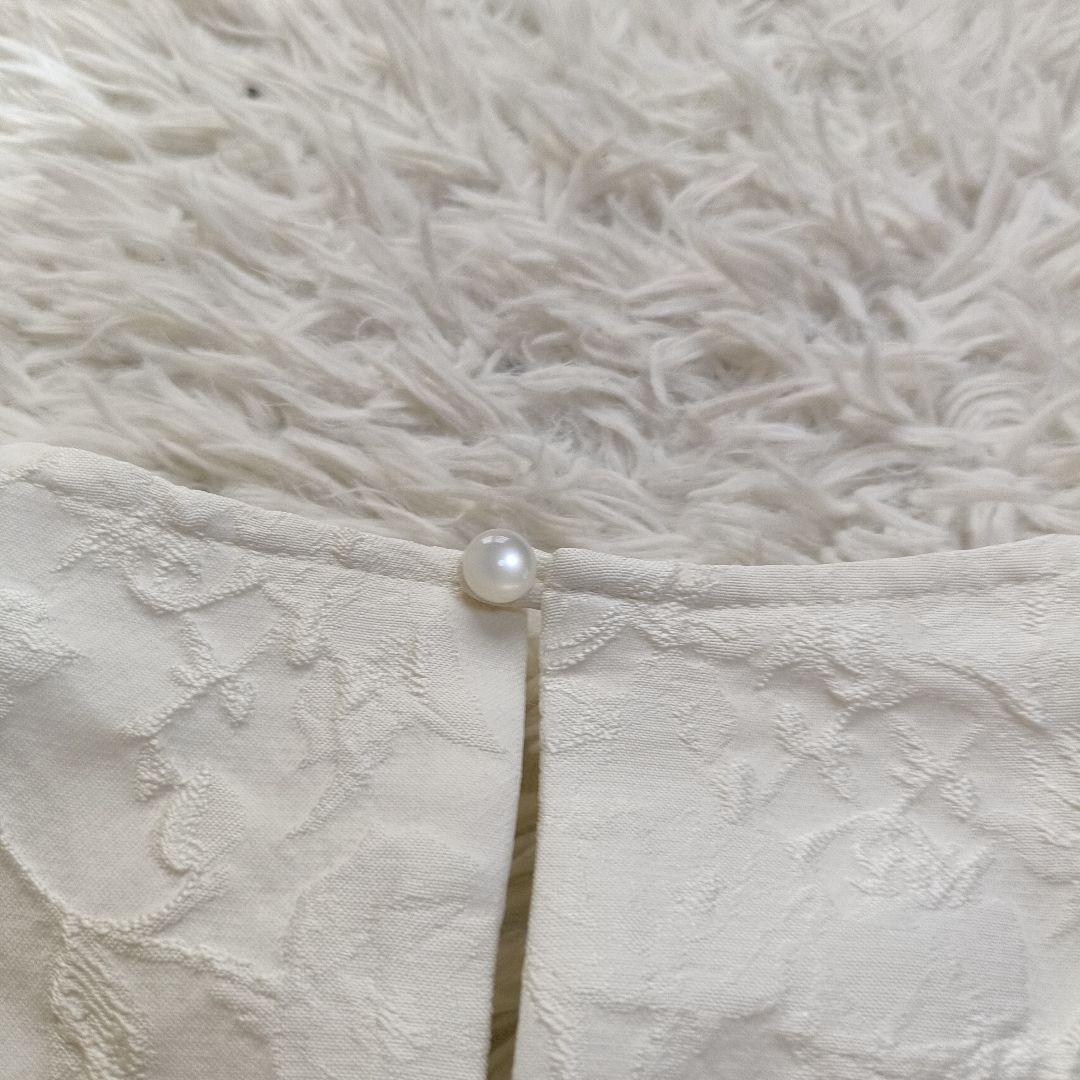 新品未使用　ohga フラワーブラウス　ジャガードブラウス　ホワイト