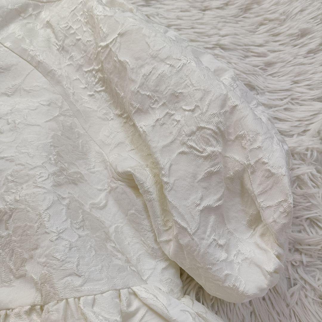 新品未使用　ohga フラワーブラウス　ジャガードブラウス　ホワイト