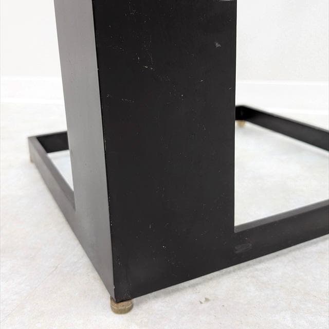 ブラックスチールフレームサイドテーブル