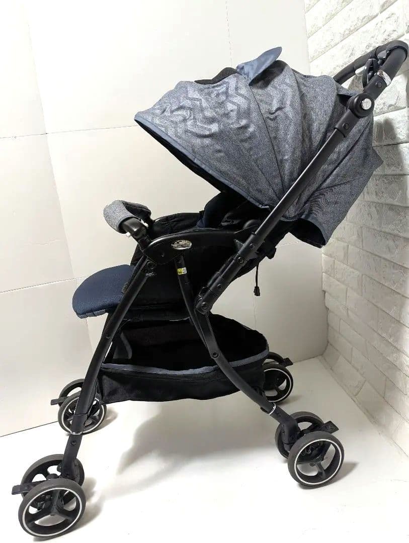ベビーカー アップリカ ラクーナエアーコンパクト 軽量 両対面式　極美品