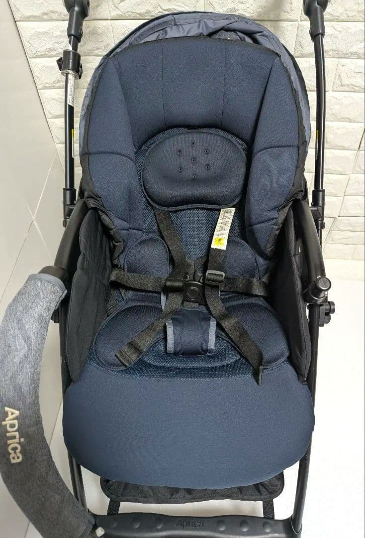 ベビーカー アップリカ ラクーナエアーコンパクト 軽量 両対面式　極美品