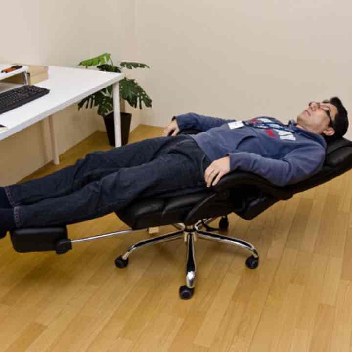 FIRST　フルフラットオフィスチェア