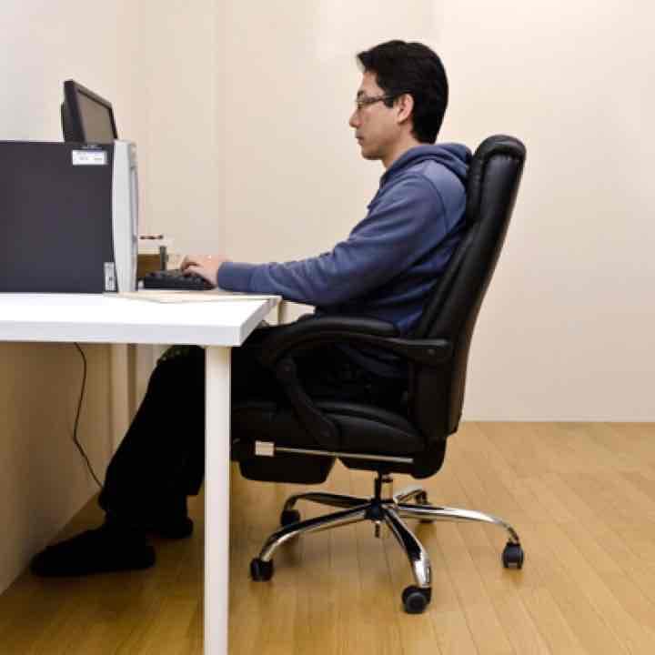 FIRST　フルフラットオフィスチェア