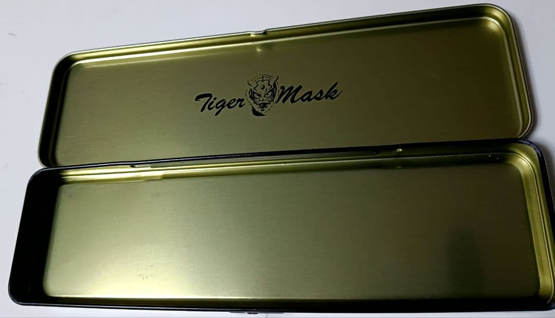 初代　タイガーマスク 筆箱　缶　ペンケース　佐山サトル　タイガー　マスク　ペン