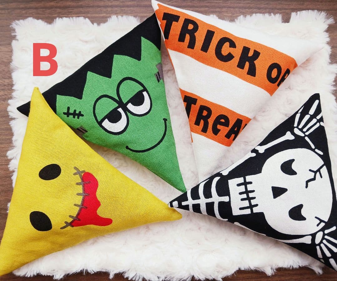 ハロウィンクッション　４こ　人形用