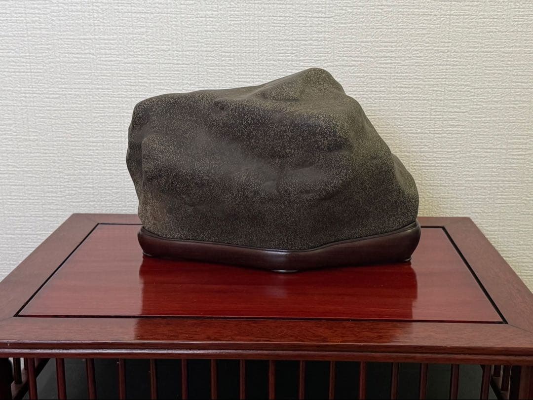 瀬田川石 金梨地石 稀少石 水石 三大銘石 山型 鑑賞石 黒石 真黒石 置物