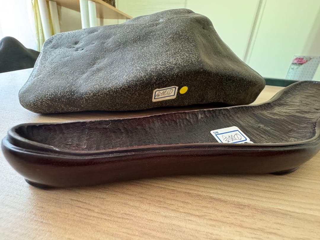 瀬田川石 金梨地石 稀少石 水石 三大銘石 山型 鑑賞石 黒石 真黒石 置物