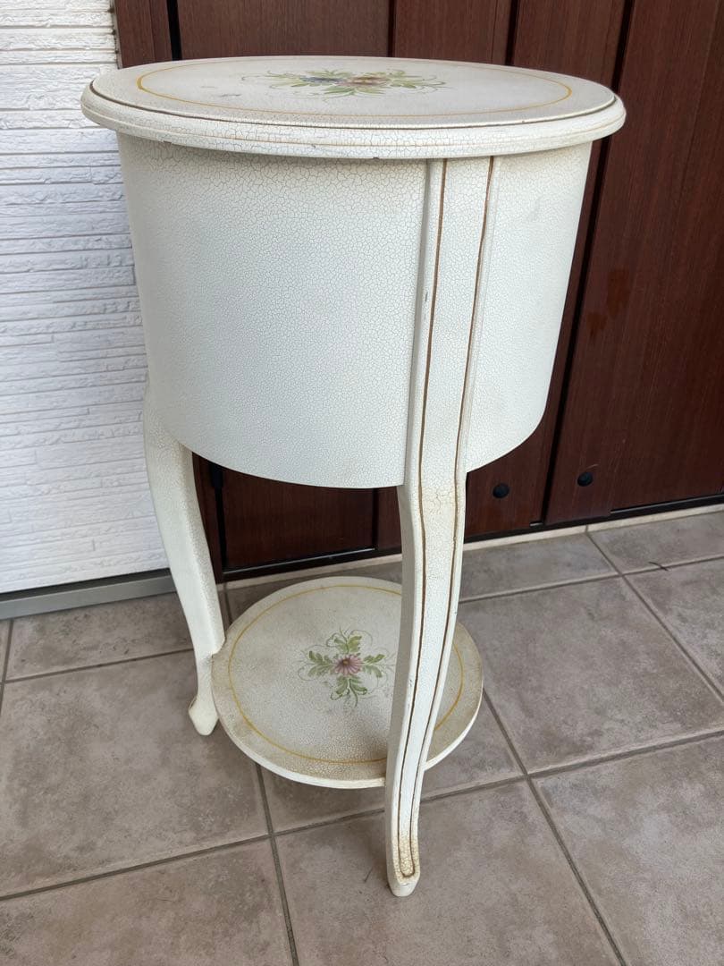 フレンチシャビー◉ラウンド サイドテーブル　花柄ペイント　引き出し付き｜猫脚