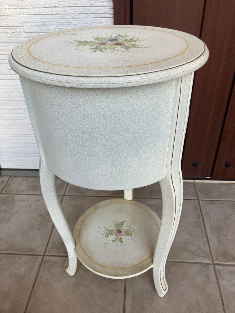 フレンチシャビー◉ラウンド サイドテーブル　花柄ペイント　引き出し付き｜猫脚