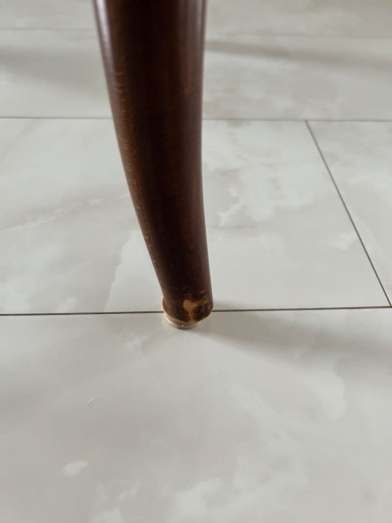 ダークブラウン 木製 曲木デザイン 椅子　Ａ