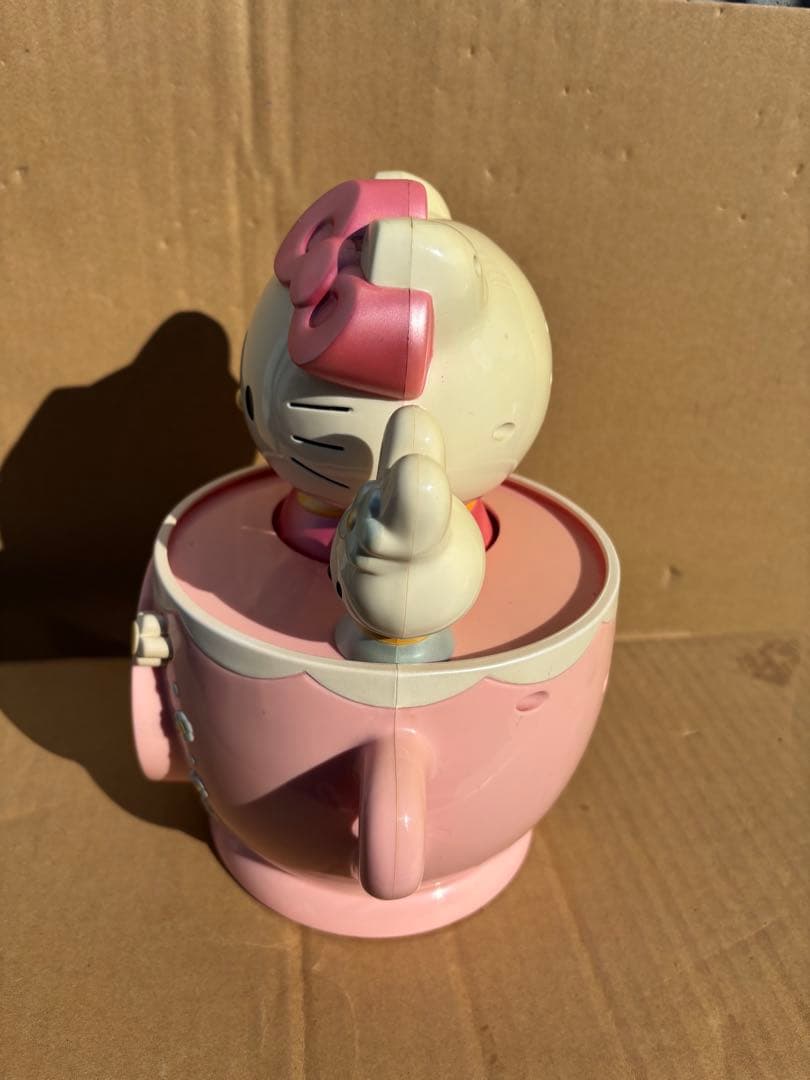可愛いハローキティのティーカップ型目覚まし時計　ピンク作動品　きれい