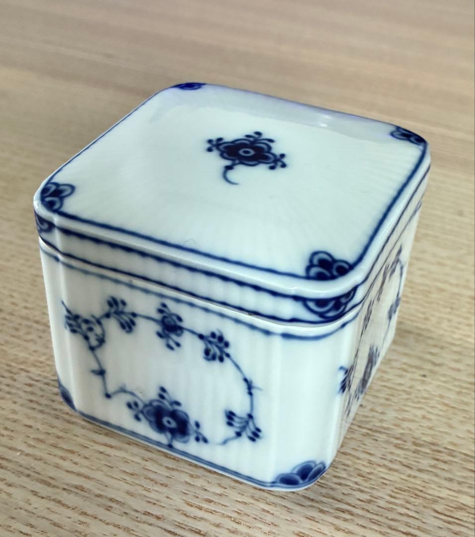 ロイヤルコペンハーゲン ブルーフルーテッド　スクエアボックス 小物入れ