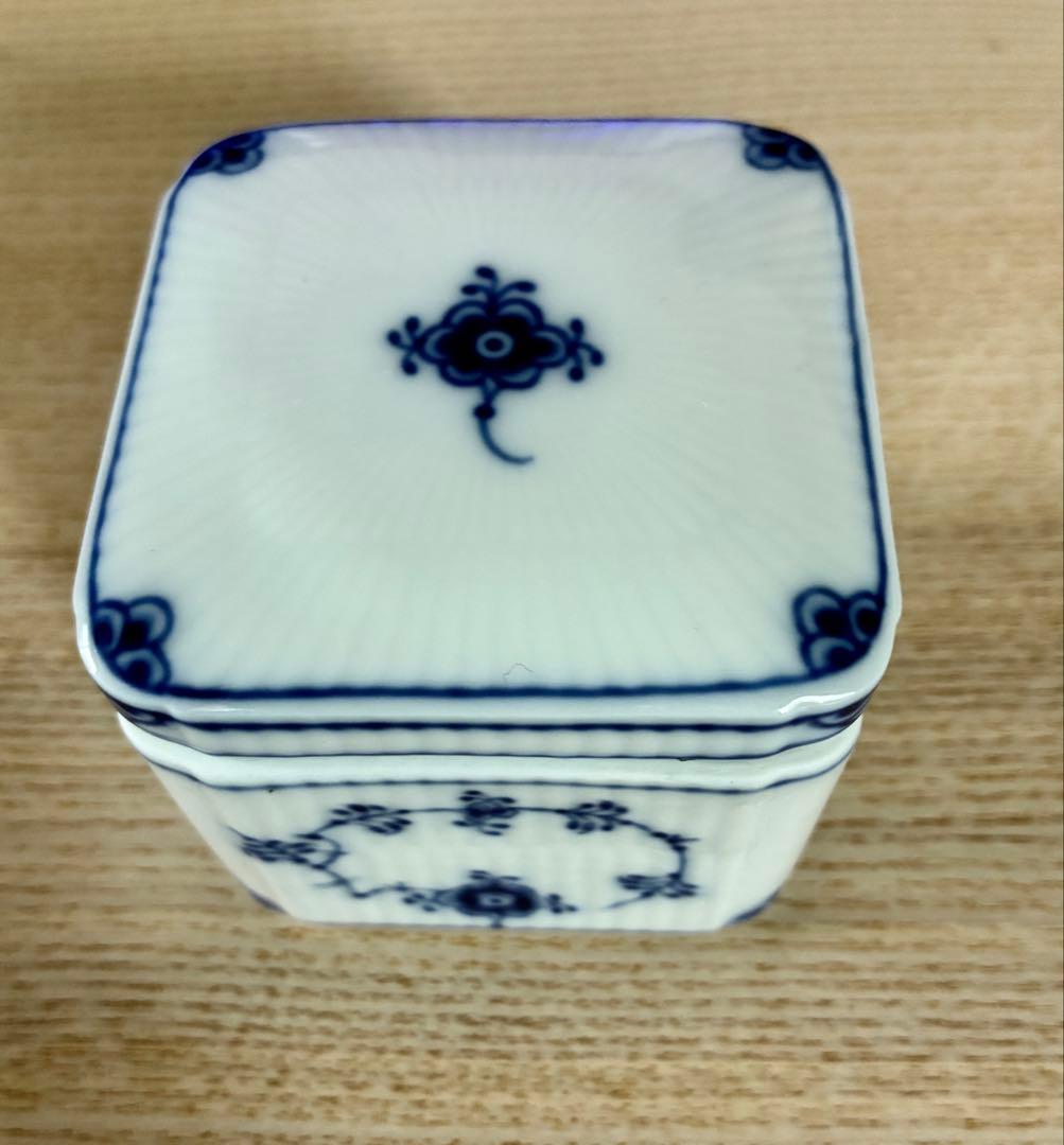 ロイヤルコペンハーゲン ブルーフルーテッド　スクエアボックス 小物入れ