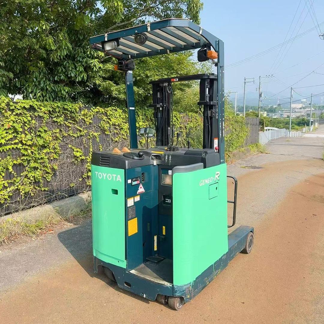 トヨタ電動フォークリフト7FBR15揚高4500MM15552H(A297)