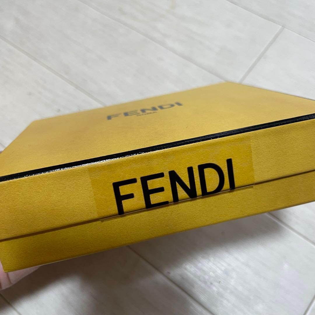 FENDI 三つ折り財布