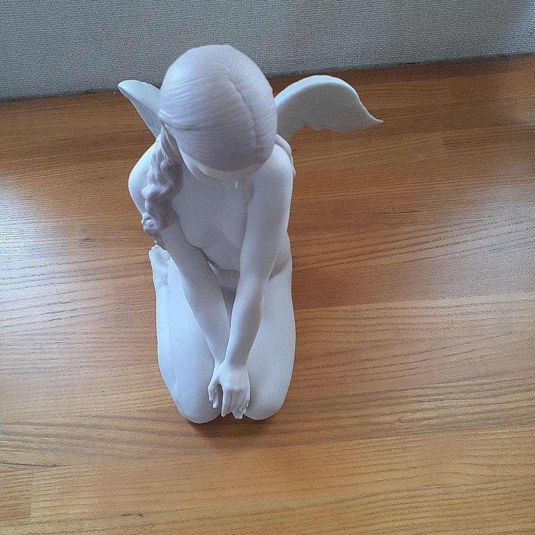リヤドロ　陶器製 天使の像 約20cm