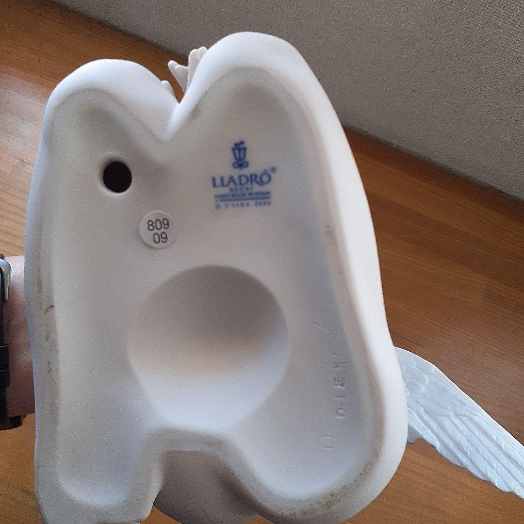 リヤドロ　陶器製 天使の像 約20cm
