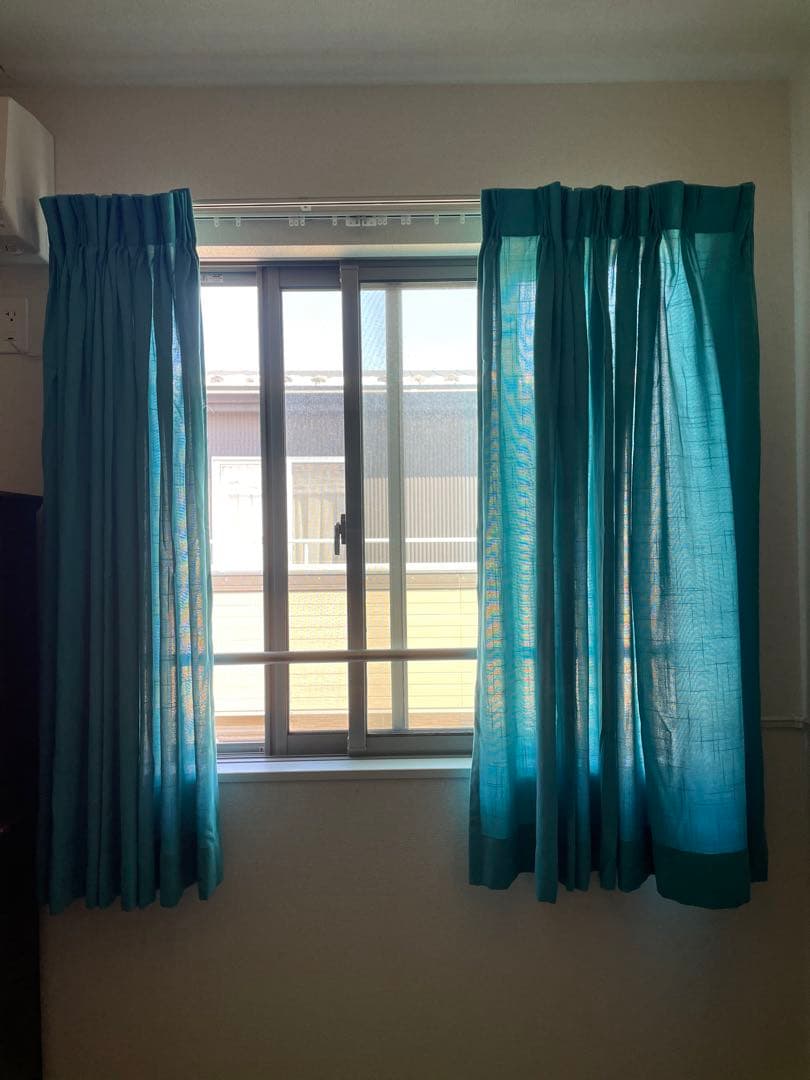 ターコイズブルー防炎カーテン２セット