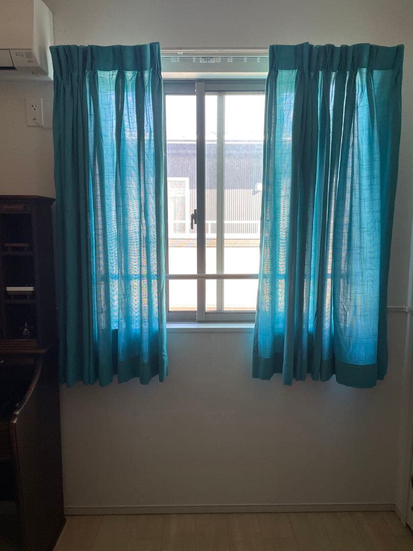 ターコイズブルー防炎カーテン２セット