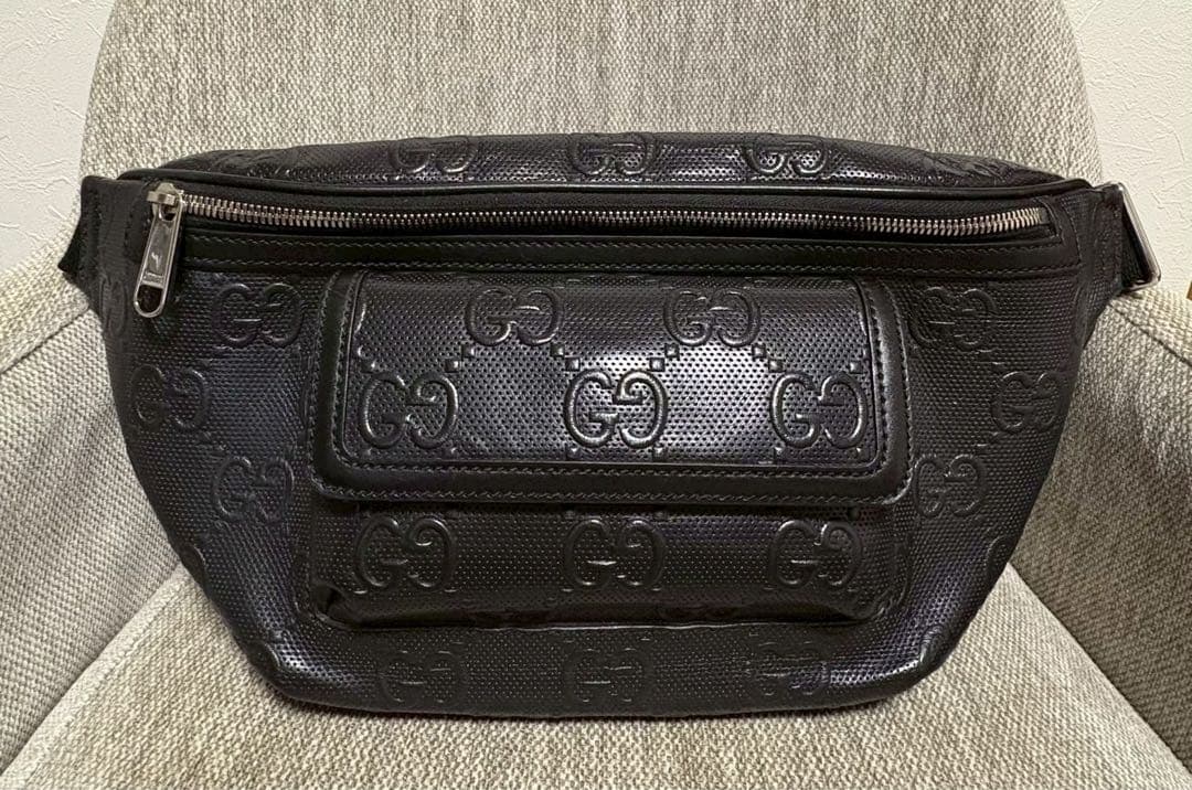 【期間限定大幅値下げ】GUCCI ボディバッグ ブラック レザー 645093
