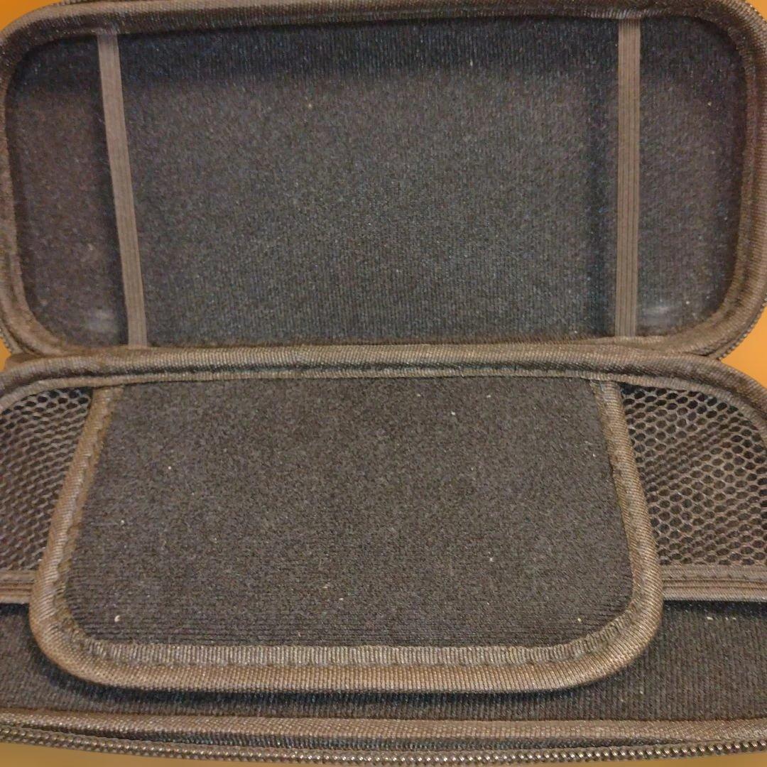 や*ん様 ニンテンドーSwitchライト（本体のみ）ハードケースと保護フィルム付