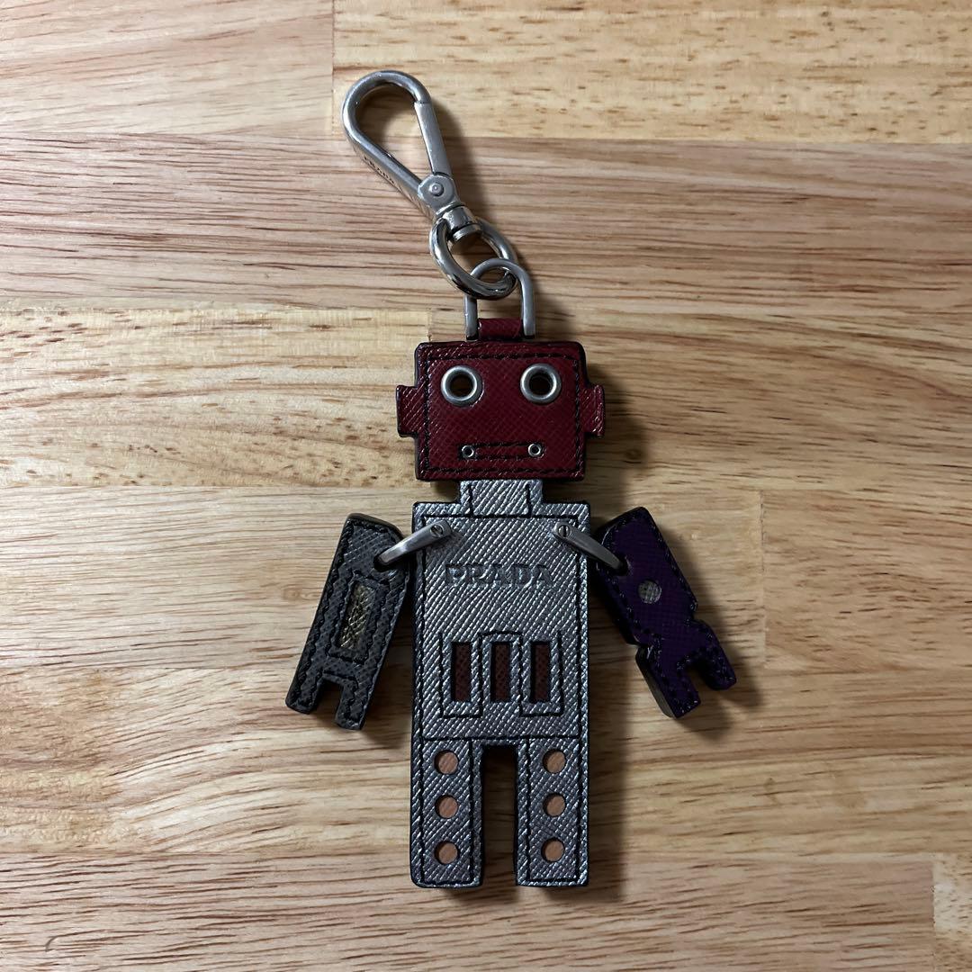 いれぶん❣️PRADA キーチャーム　ロボット