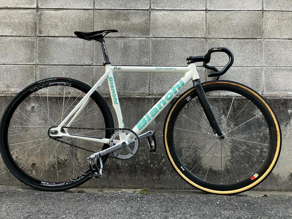 Bianchi Pista Concept / 豪華パーツ多数