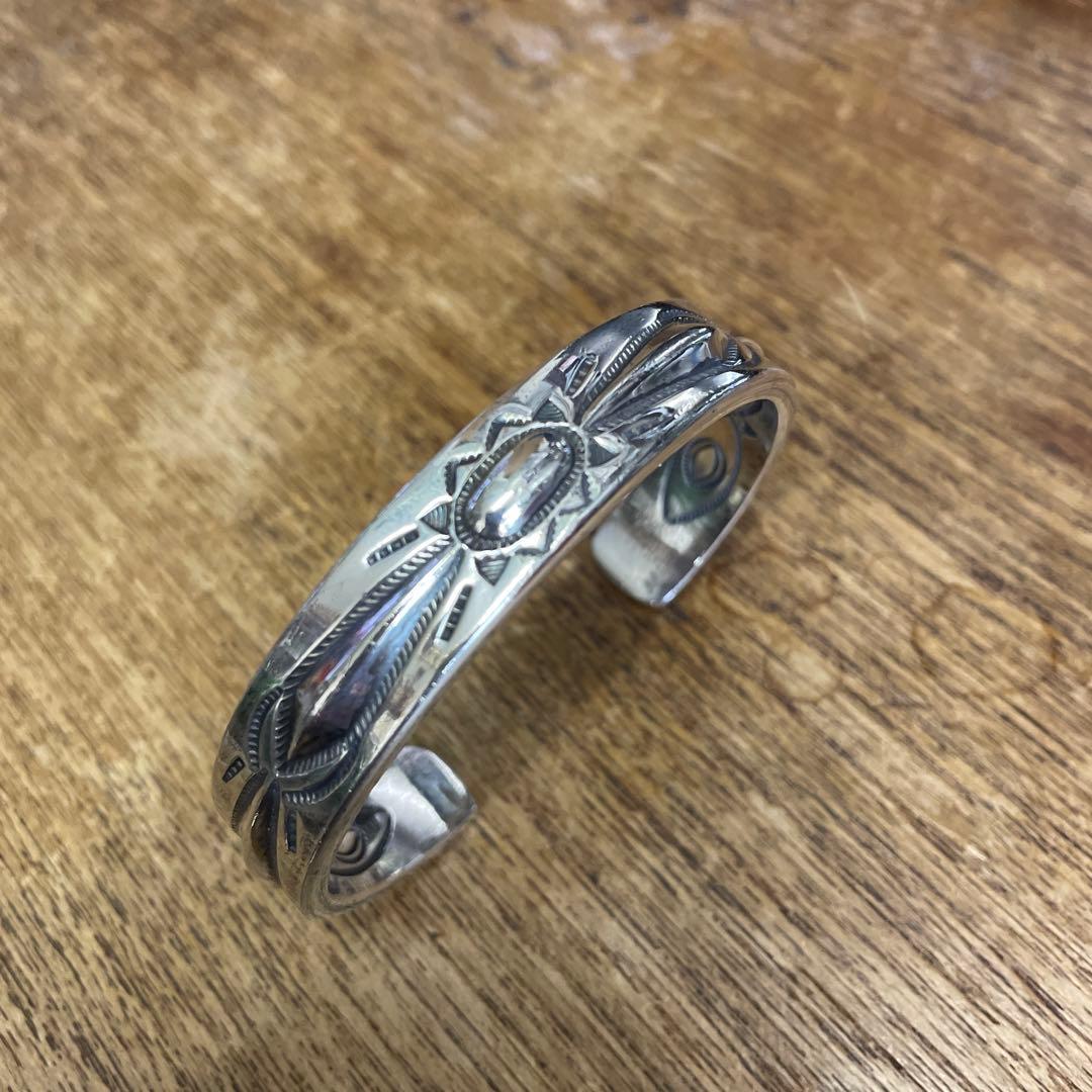 ダブルスタンプバングル Ray Adakaiレイアダカイ インディアンジュエリー