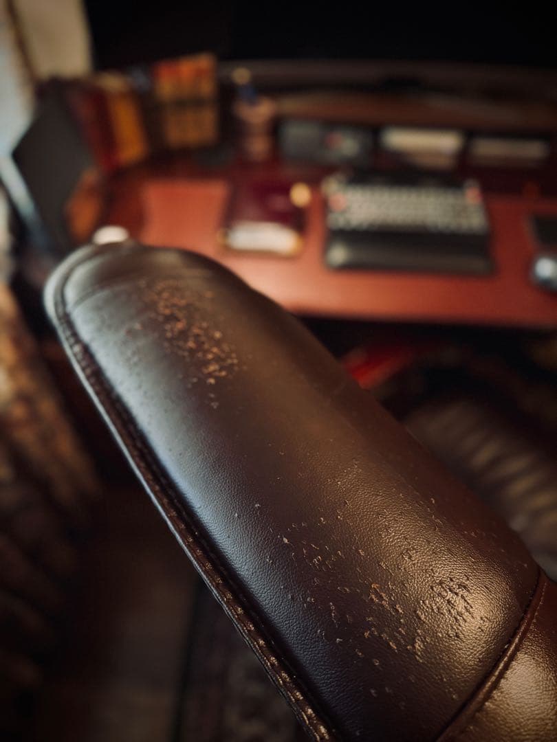 4/4までの短期出品❗️エグゼクティブチェア　革製